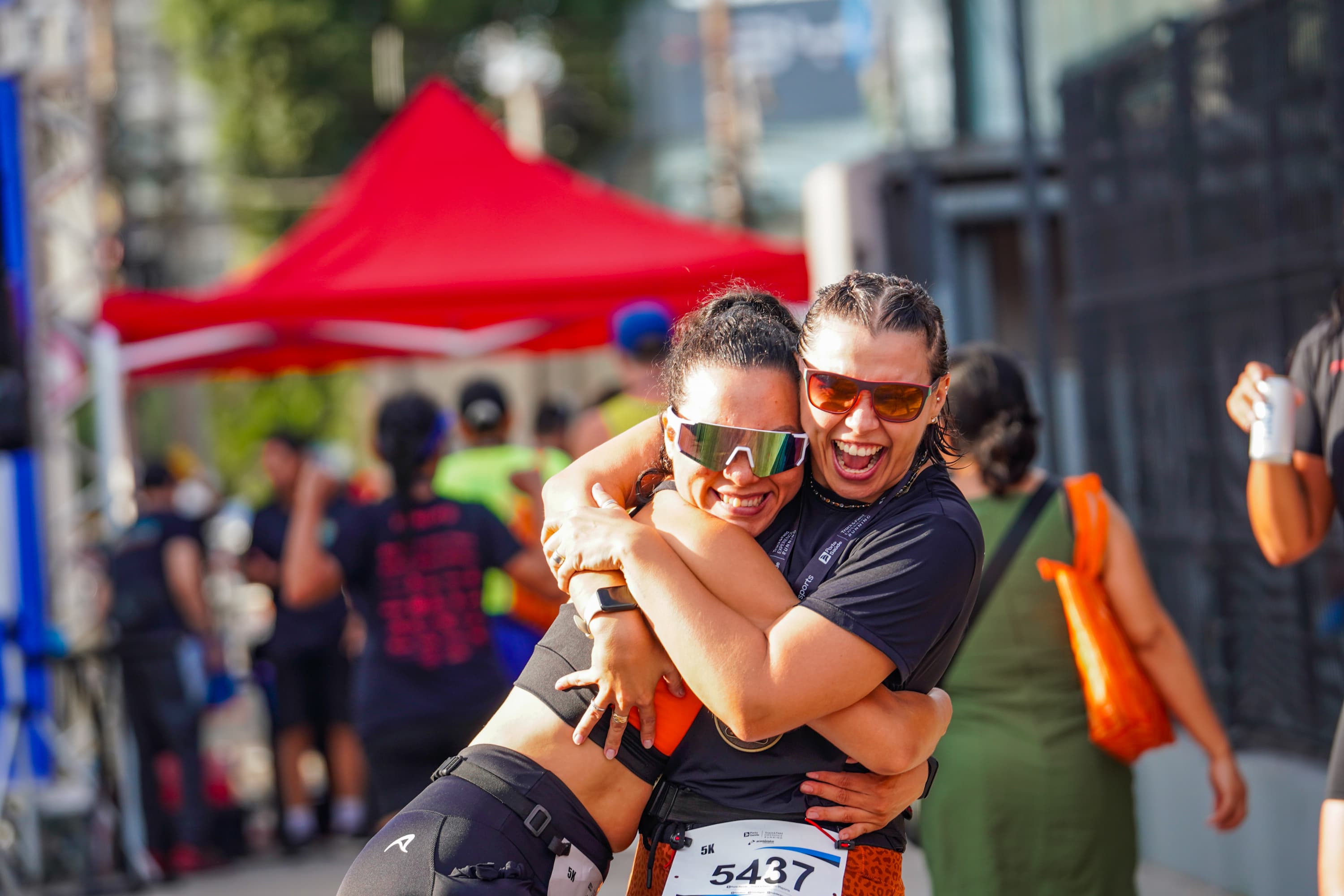 Corredor de rua em ação - Fotografia esportiva profissional da R2